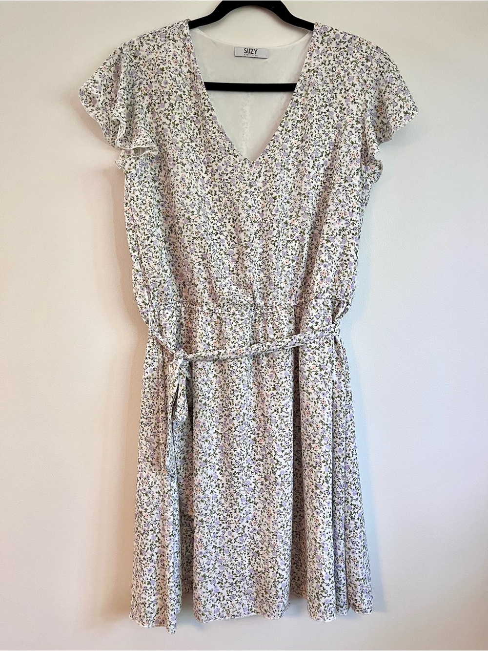 Suzy Shier Cream Floral V-Neck Mini Dress with Tie Belt